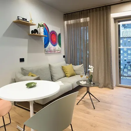 Aera Luxury - 303 304 305 Apartment