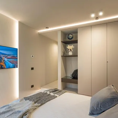 Aera Luxury - 303 304 305 Apartment