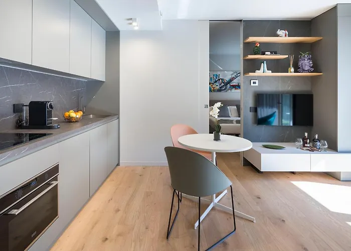 Aera Luxury - 303 304 305 卡塔尼亚