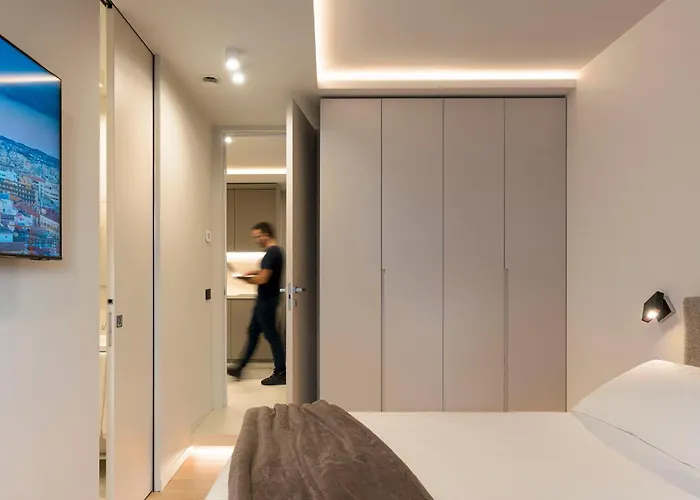 Aera Luxury - 303 304 305 卡塔尼亚